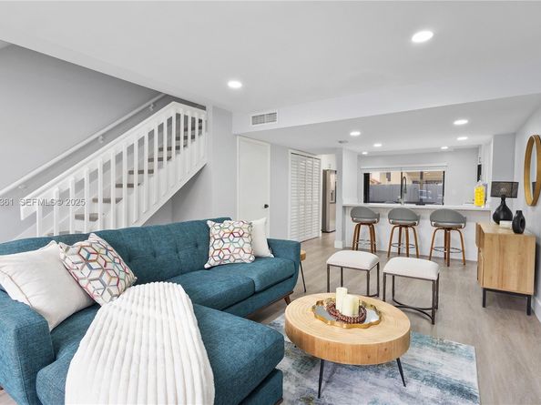 10053 SW 77th Ct, Miami FL 33156