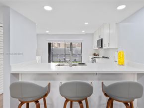 10053 SW 77th Ct, Miami FL 33156