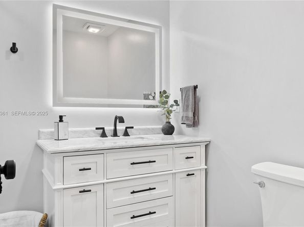 10053 SW 77th Ct, Miami FL 33156