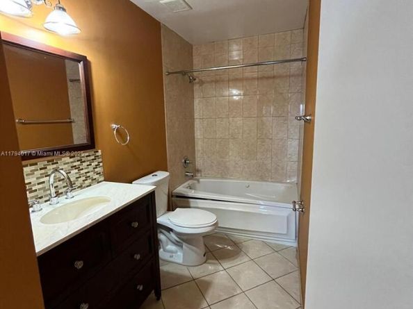 3449 NW 44th St 103, Oakland Park FL 33309