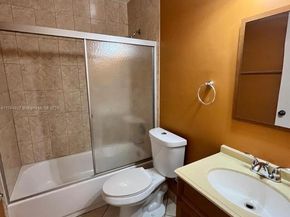 3449 NW 44th St 103, Oakland Park FL 33309