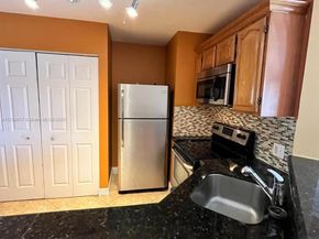 3449 NW 44th St 103, Oakland Park FL 33309