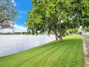 3449 NW 44th St 103, Oakland Park FL 33309