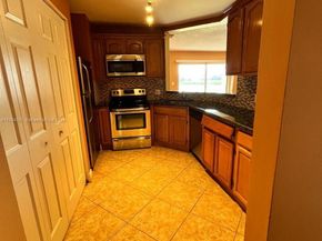 3449 NW 44th St 103, Oakland Park FL 33309