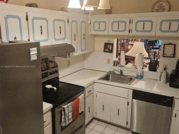 3571 Inverrary Dr 409, Lauderhill FL 33319