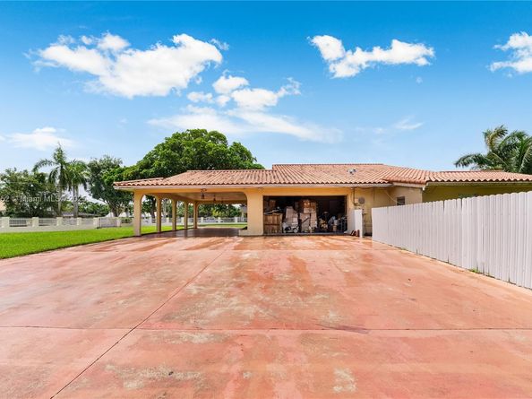400 NW 128th Ave, Miami FL 33182
