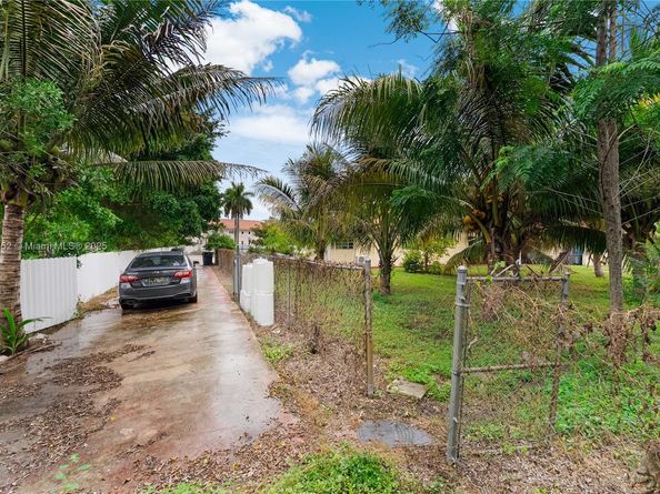 400 NW 128th Ave, Miami FL 33182