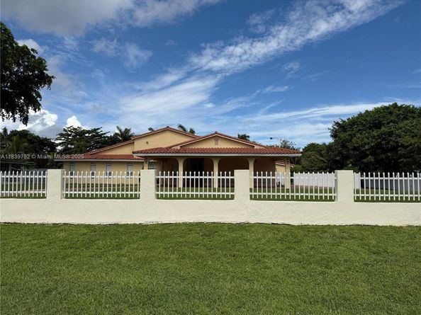 400 NW 128th Ave, Miami FL 33182