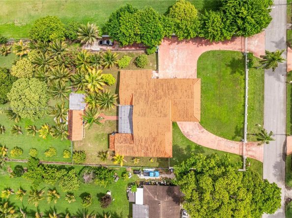 400 NW 128th Ave, Miami FL 33182