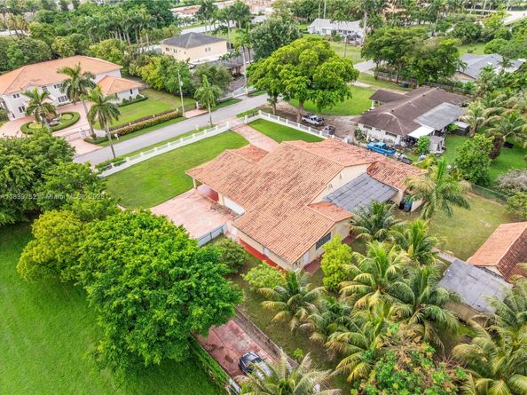 400 NW 128th Ave, Miami FL 33182