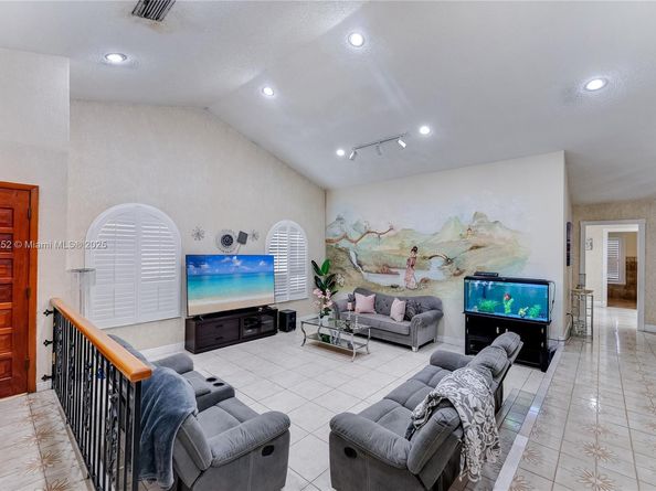 400 NW 128th Ave, Miami FL 33182