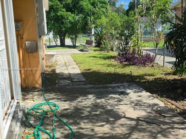 17960 NW 22nd Ct, Miami Gardens FL 33056