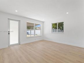 2285 NW 89th St, Miami FL 33147