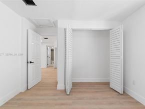 2285 NW 89th St, Miami FL 33147