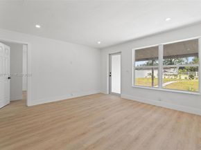 2285 NW 89th St, Miami FL 33147