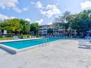 4850 NW 29th Ct 325, Lauderdale Lakes FL 33313