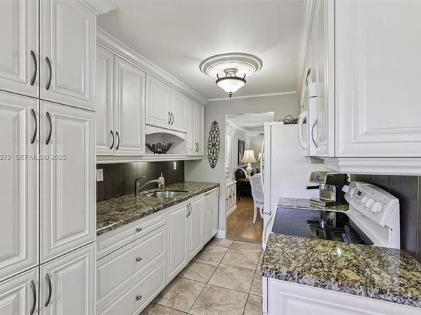 4850 NW 29th Ct 325, Lauderdale Lakes FL 33313