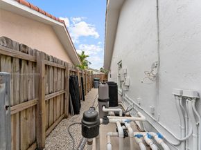 5976 SW 88 pl, Miami FL 33173