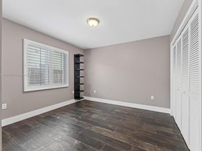 5976 SW 88 pl, Miami FL 33173