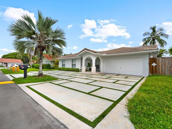 5976 SW 88 pl, Miami FL 33173
