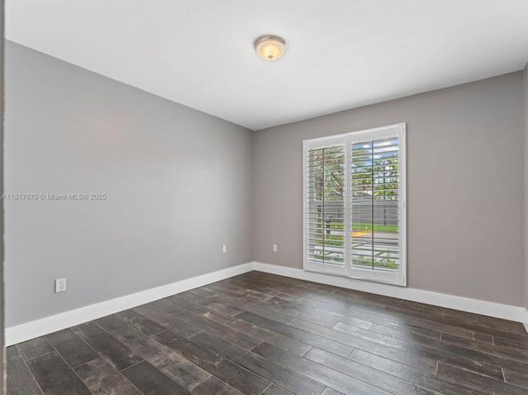 5976 SW 88 pl, Miami FL 33173