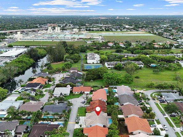 5976 SW 88 pl, Miami FL 33173