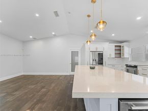 5976 SW 88 pl, Miami FL 33173