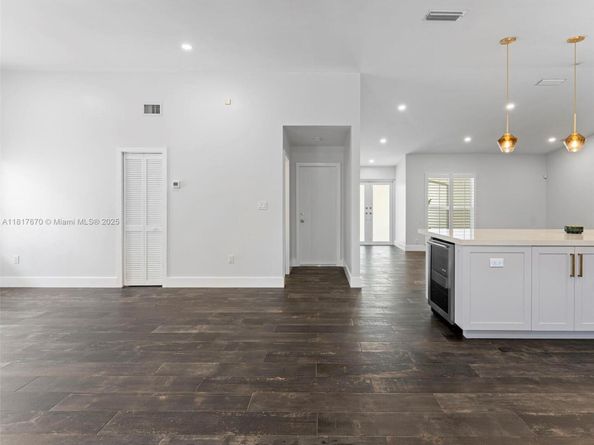5976 SW 88 pl, Miami FL 33173