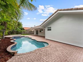 5976 SW 88 pl, Miami FL 33173