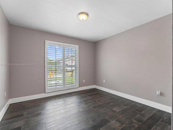 5976 SW 88 pl, Miami FL 33173