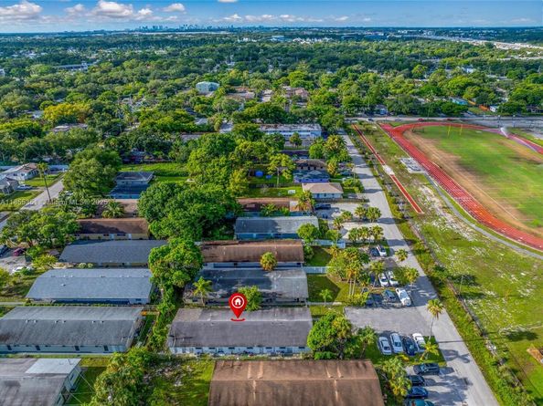 700 SW 16th Ave, Fort Lauderdale FL 33312
