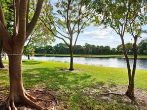 2202 S Cypress Bend Dr 204, Pompano Beach FL 33069