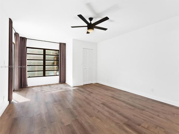 2202 S Cypress Bend Dr 204, Pompano Beach FL 33069