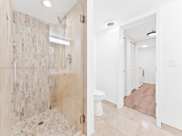 2202 S Cypress Bend Dr 204, Pompano Beach FL 33069