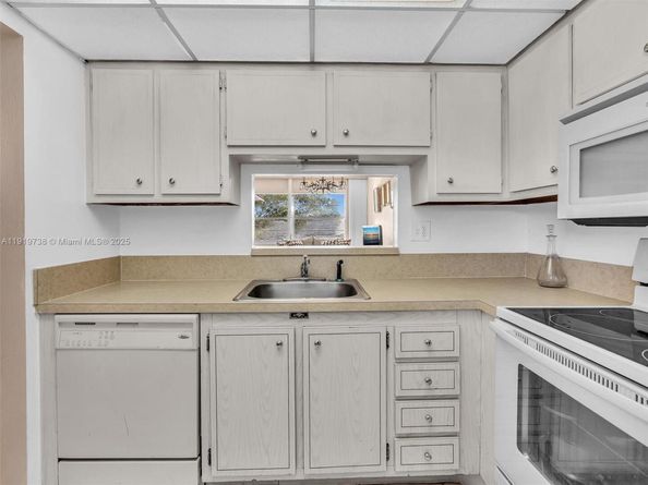 5102 NW 36th St 607, Lauderdale Lakes FL 33319