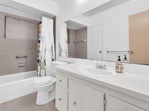 5102 NW 36th St 607, Lauderdale Lakes FL 33319