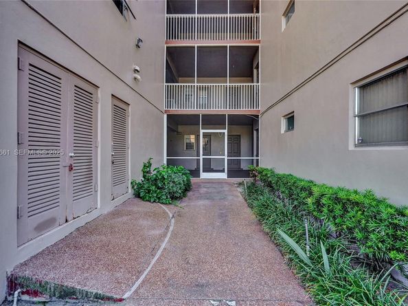 2481 SW 82nd Ave 205, Davie FL 33324