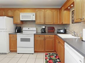 1425 Atlantic Shores Blvd 110, Hallandale Beach FL 33009