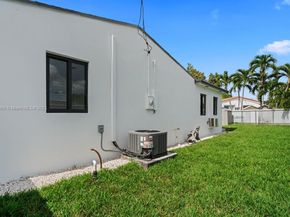 841 SE 11th Pl, Hialeah FL 33010