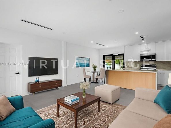 841 SE 11th Pl, Hialeah FL 33010