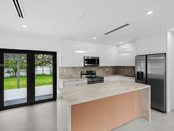 841 SE 11th Pl, Hialeah FL 33010