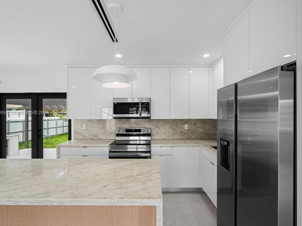 841 SE 11th Pl, Hialeah FL 33010