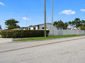 841 SE 11th Pl, Hialeah FL 33010