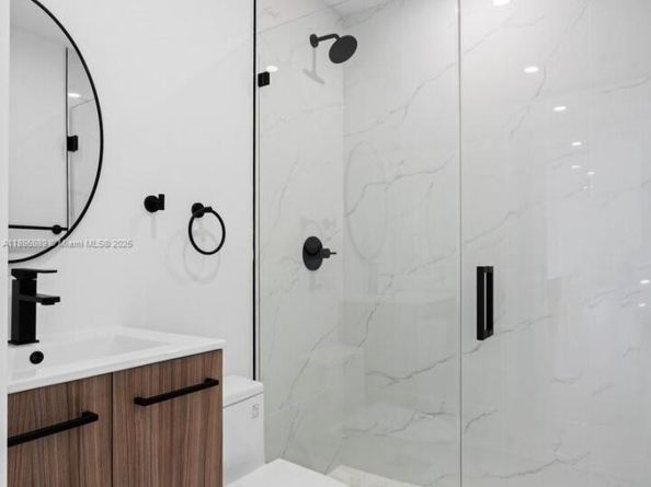 841 SE 11th Pl, Hialeah FL 33010