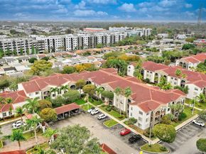 6831 SW 44th St 304, Miami FL 33155