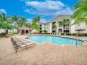 6831 SW 44th St 304, Miami FL 33155