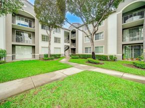 6831 SW 44th St 304, Miami FL 33155