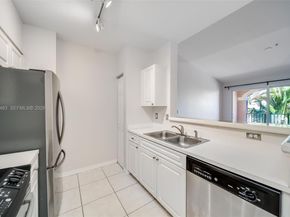 6831 SW 44th St 304, Miami FL 33155