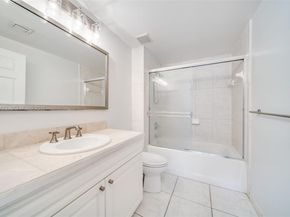 6831 SW 44th St 304, Miami FL 33155