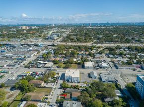 742 NW 70th St, Miami FL 33150